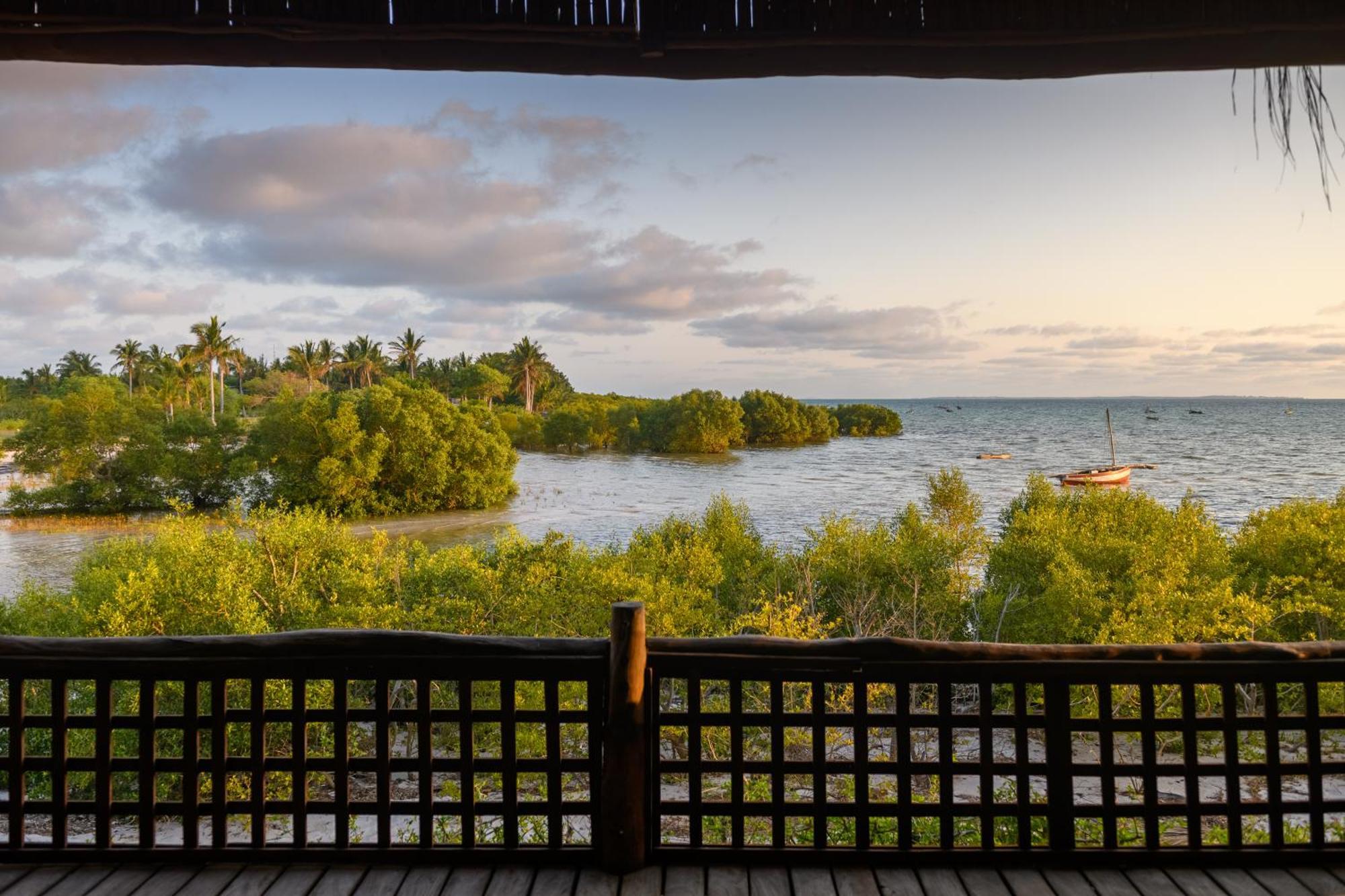 Ocean Pearl Beach Lodge Vilanculos Exteriör bild